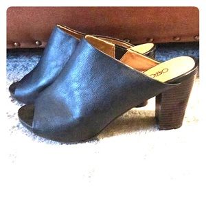 Cato 3” Black Leather Peep toe heels